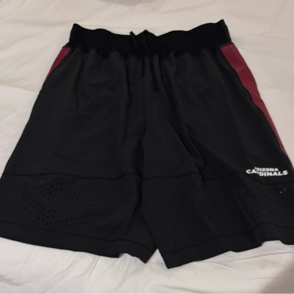 Arizona Cardinals black shorts - Picture 2 of 2